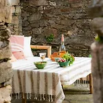 Historic House In Southern France Сasa de vacaciones