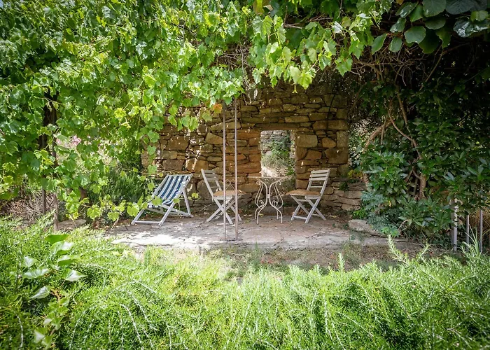 Historic House In Southern France 度假居